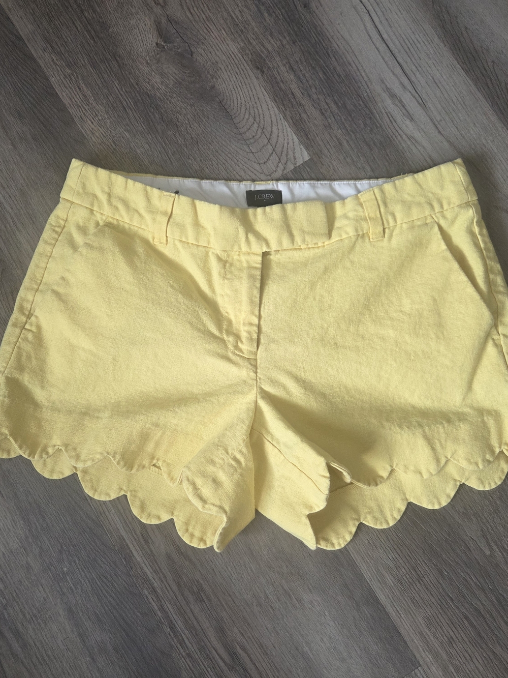 J. Crew Factoru Butter Yellow Scallop Hem Chino Shorts Sz 6 Feminine Chic